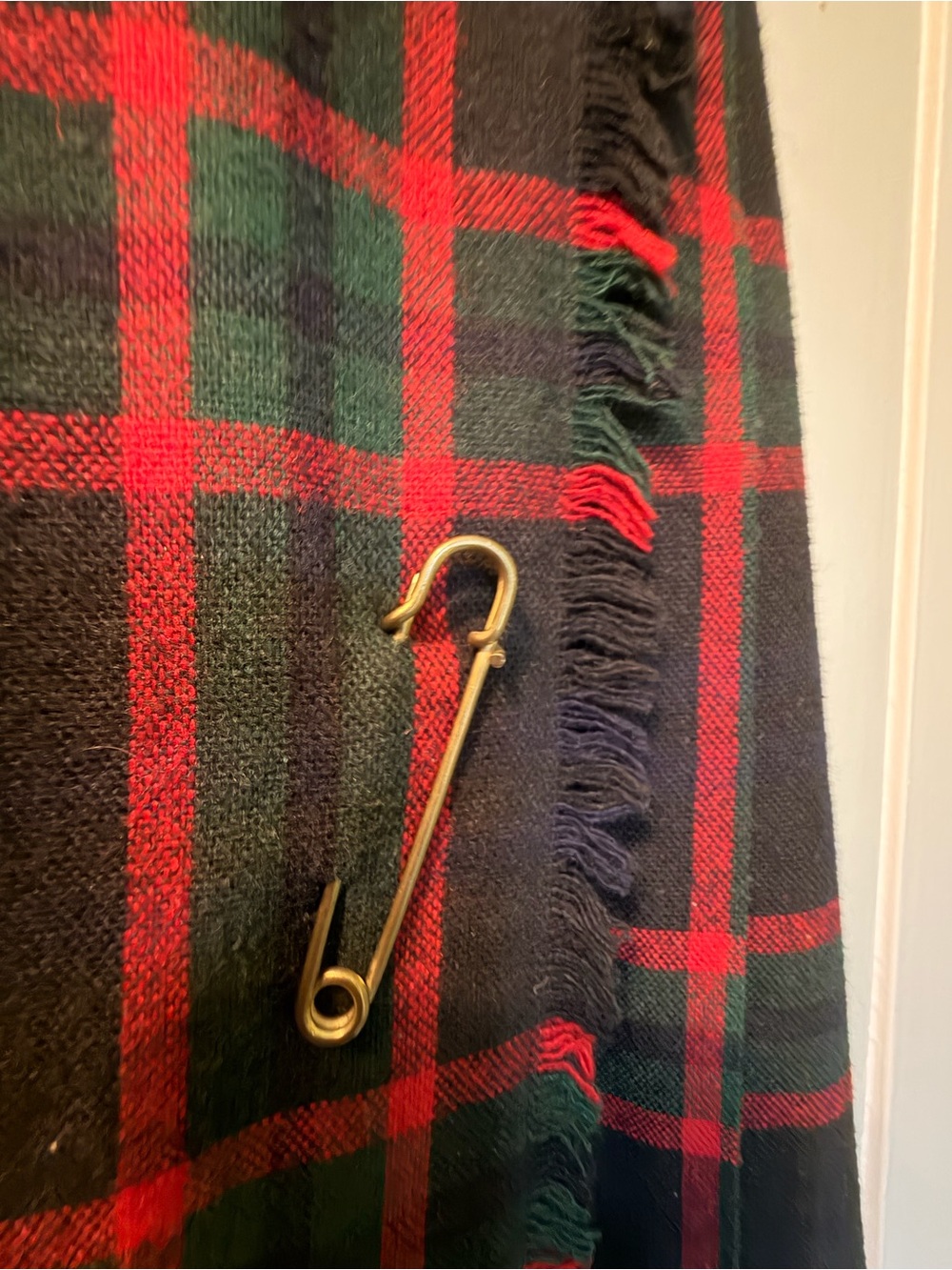 Cumer House Black Tartan Pleated Wrap kilt Skirt with Red & Green Plaid - Picture 2 of 5